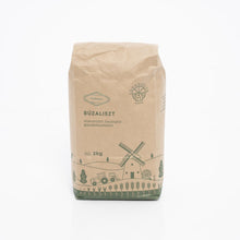 Kép betöltése a galériamegjelenítőbe: Bio félbarna búzaliszt 2 kg Csoroszlya Farm