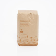 Kép betöltése a galériamegjelenítőbe: Bio teljes kiőrlésű tönkölyliszt 2 kg Csoroszlya Farm